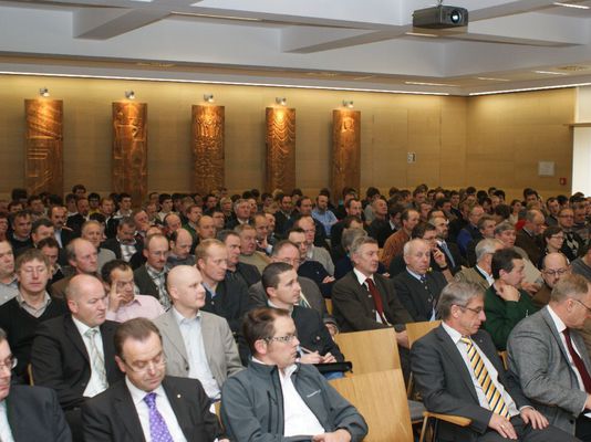 Der Biomasseverband Oberösterreich lädt zu seiner Fachveranstaltung in der Landwirtschaftsschule St. Florian am Freitag, 28. November 2014 um 13.00 Uhr.