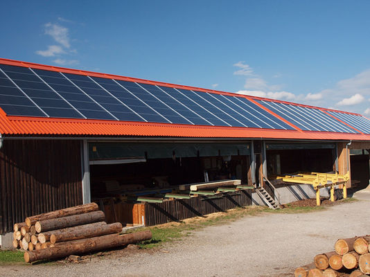Solare Hackschnitzeltrocknung in Waldburg schon zweimal erweitert